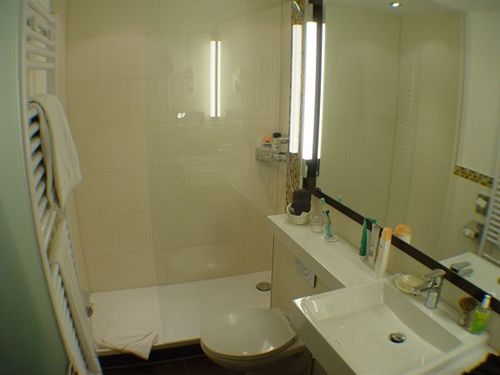 Hotel Haus Berlin Бонн Екстер'єр фото