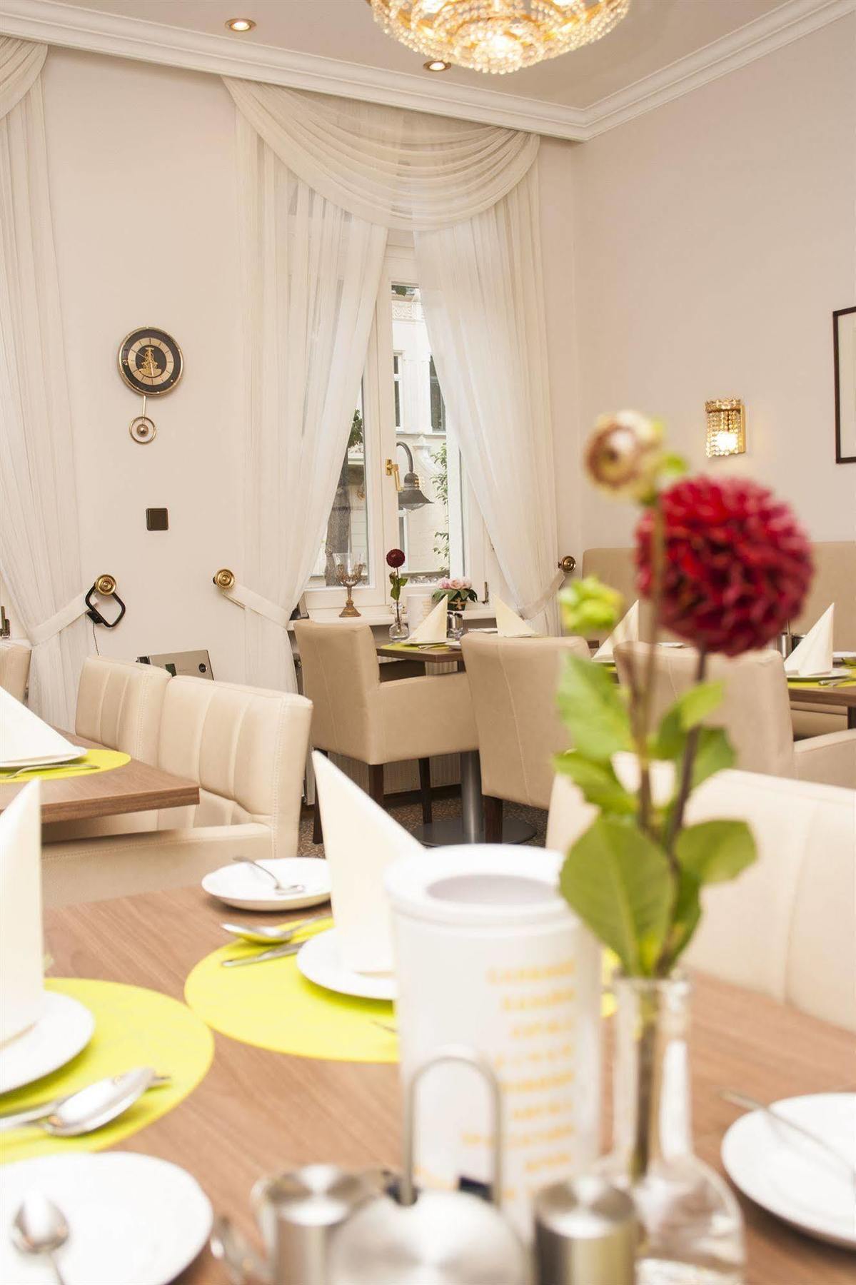 Hotel Haus Berlin Бонн Екстер'єр фото