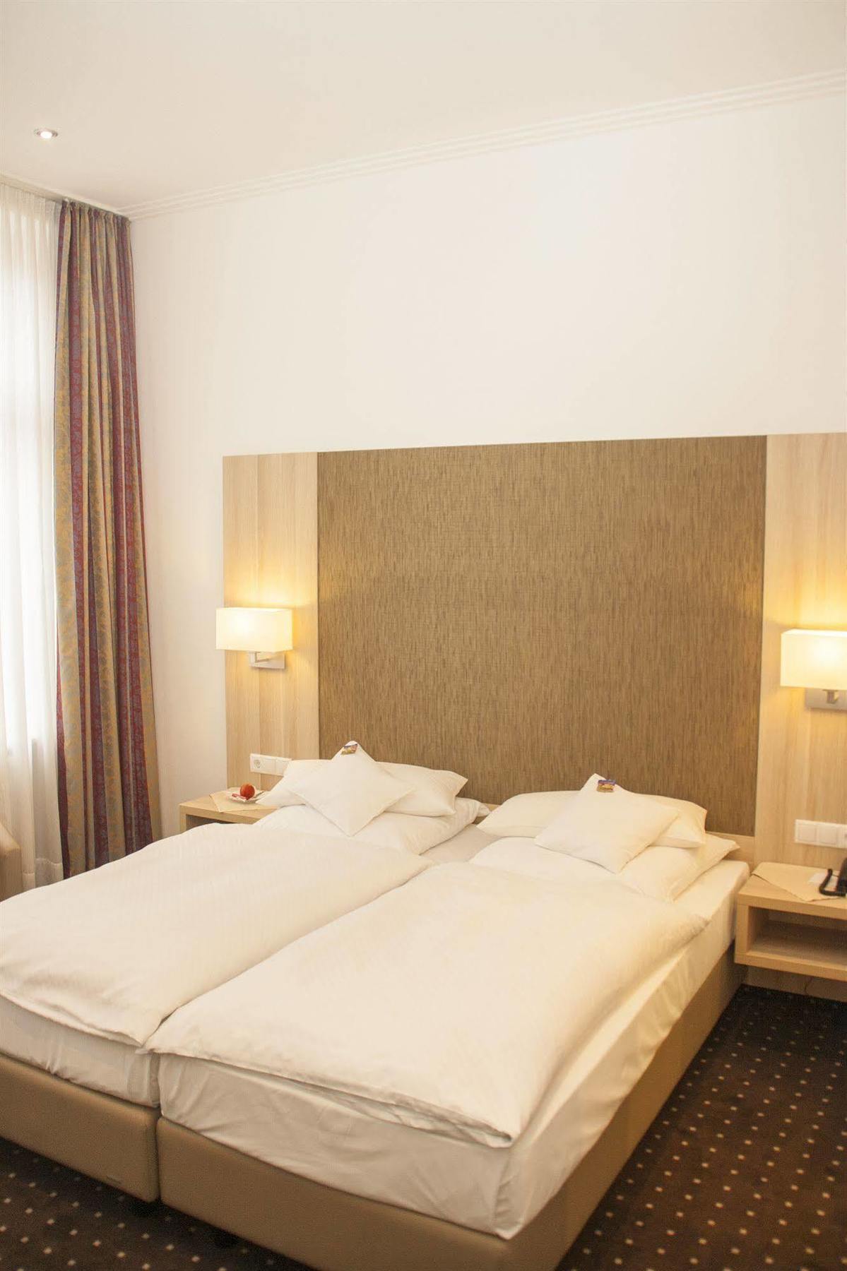 Hotel Haus Berlin Бонн Екстер'єр фото
